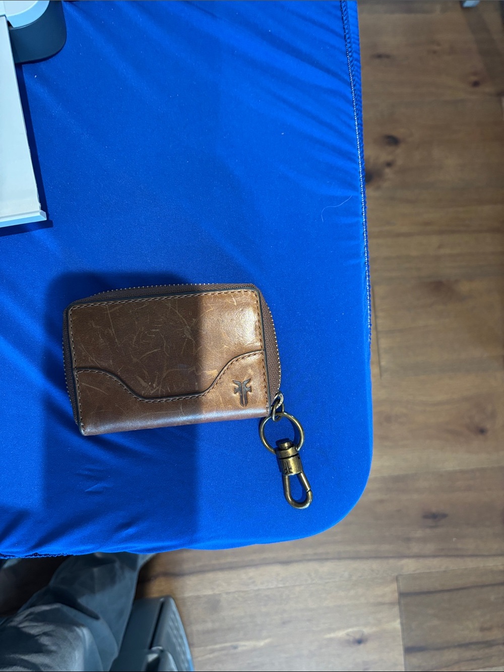 Frye Tan Leather Zip Card & Key Wallet with Clip